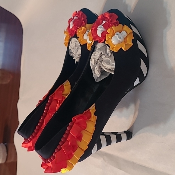 Ellie Colorful Unique Women's Heels NWOT - Picture 2 of 16